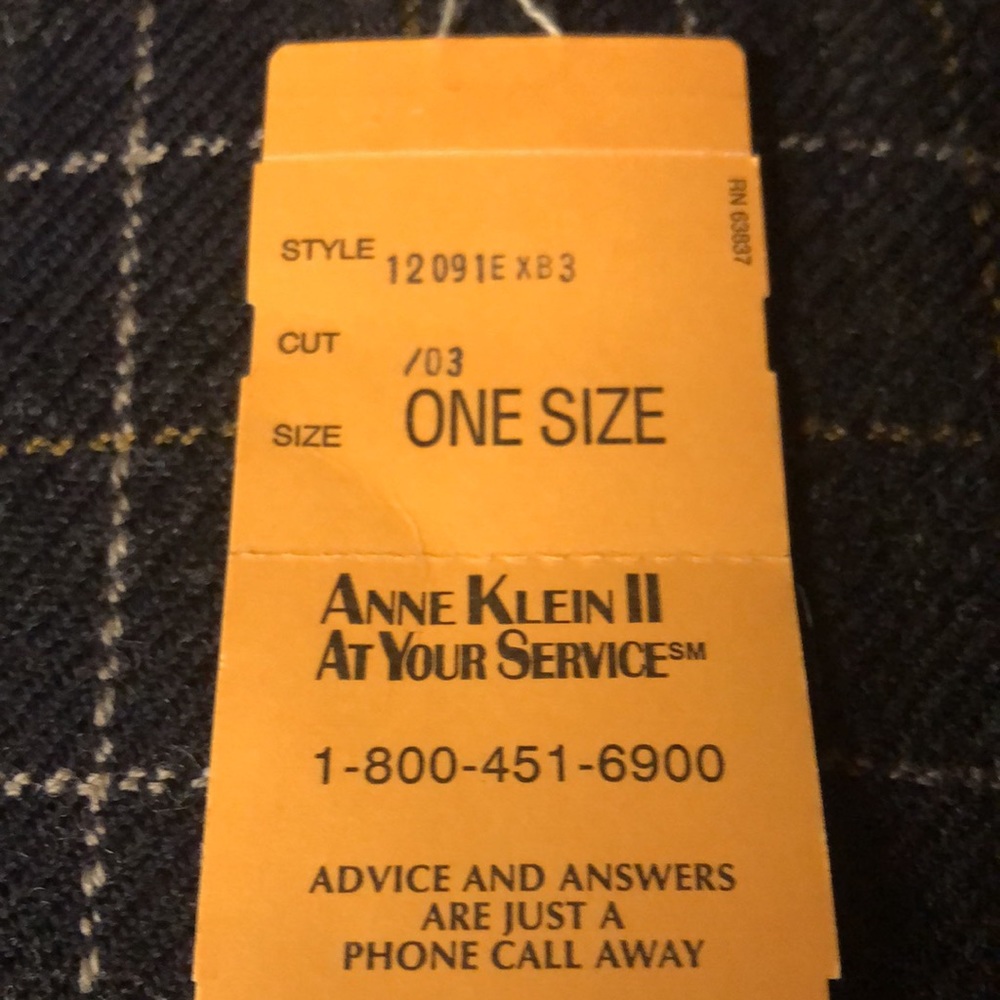 Ann Klein designer scarf - Picture 4 of 4